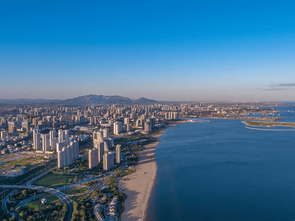 吸引了各大品牌房企参与城市建设,而作为首批入驻秦皇岛的行业龙头