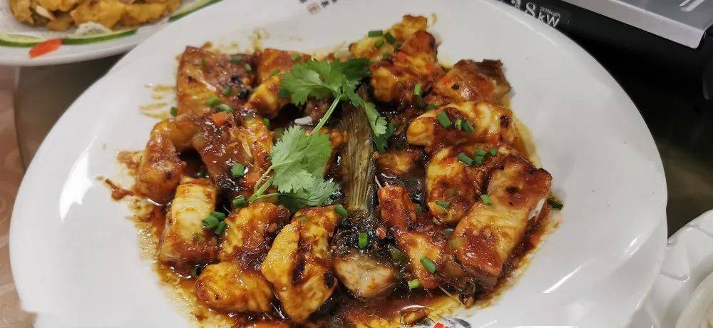 99元抢湖滨人家34人脆肉皖焖鸡套餐另送椒盐脆肉鲩豉汁蒸脆肉鲩配菜