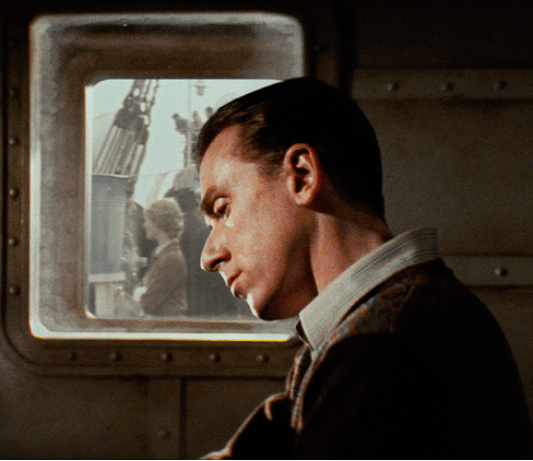 电影剧照海上钢琴师男主角则是出演过昆汀·塔伦蒂诺的低俗小说等电影