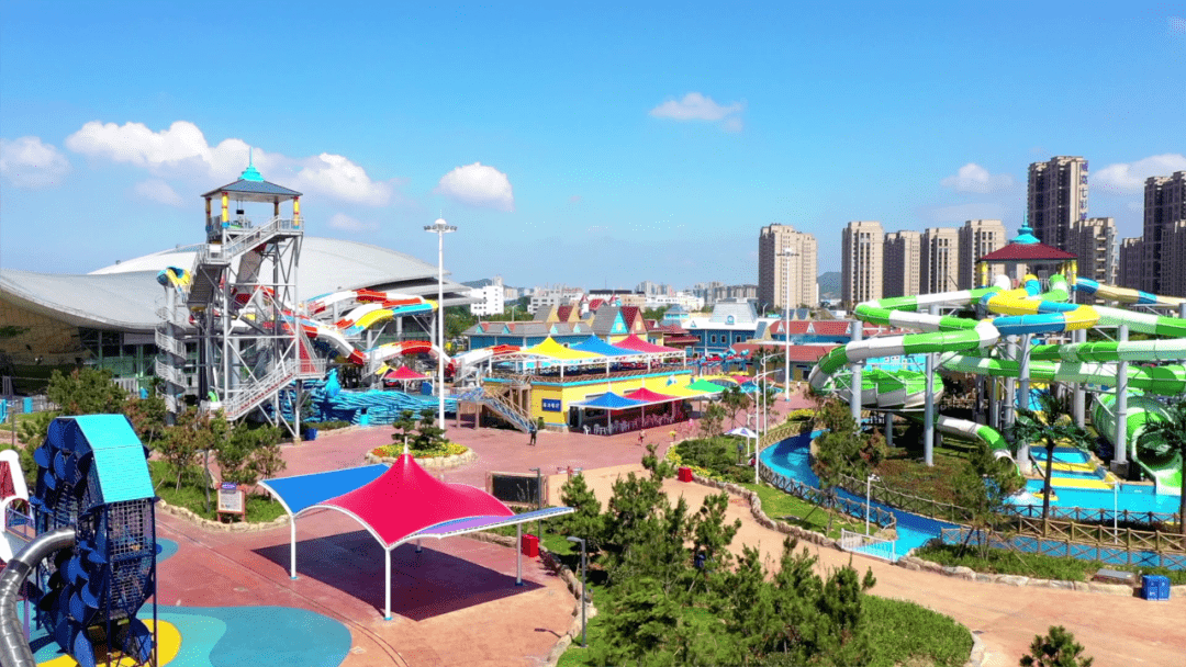 威高水上乐园的建成营业,为高新区增添了一张网红名片,增加了一处网红
