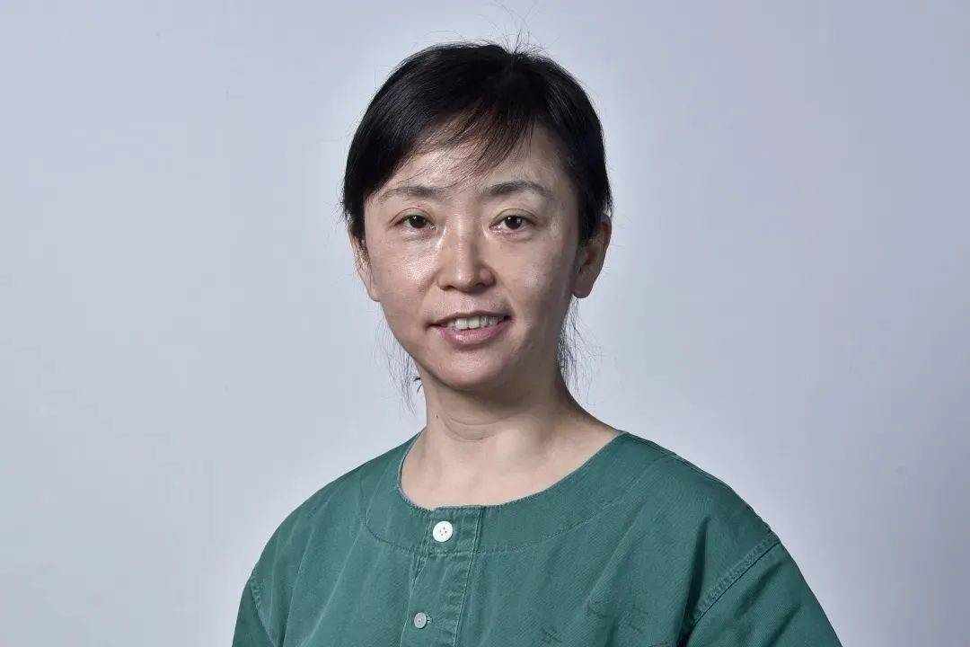 预告黄英姿敬畏生命拯救生命中共党员率队出征