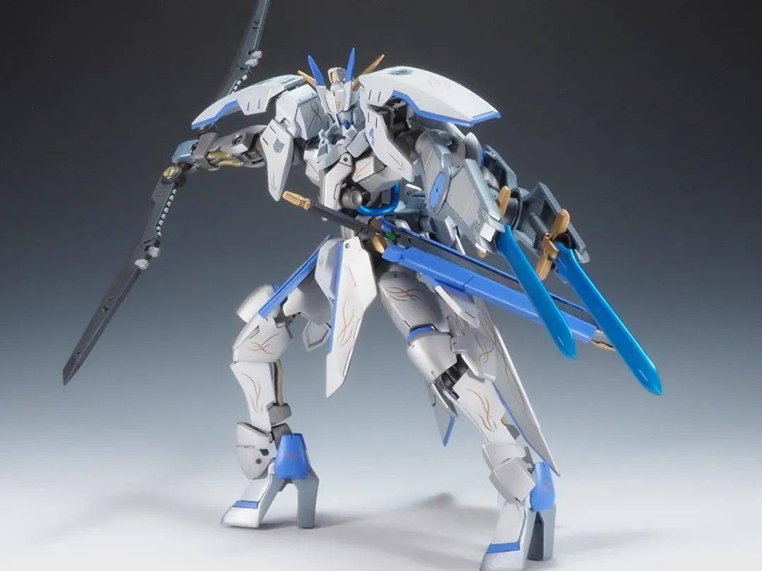 蓝白配更高贵女武神变身女骑士