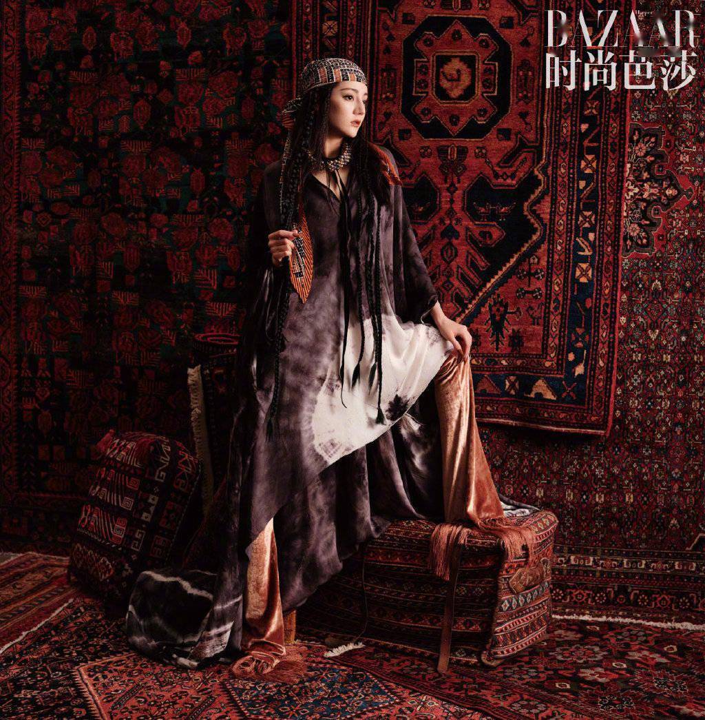 时尚芭莎十一月电子刊内页大片公开迪丽热巴突破自我解锁新惊喜