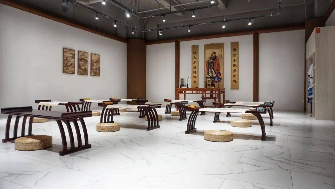 的匠心"场馆是一个"自己动手丰衣足食"的diy手工制作体验馆包括蛋糕