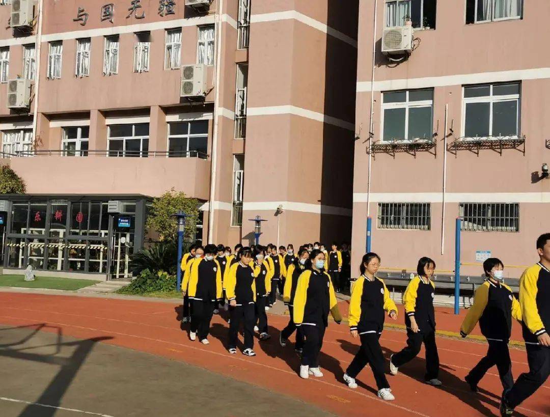 泾南中学高中部图片