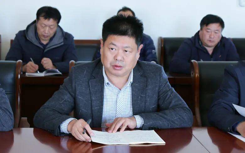 区教体局党组书记,局长刘国兴到章丘一中调研学校管理工作