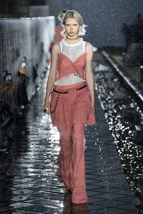 y2k风格土到极致就是潮