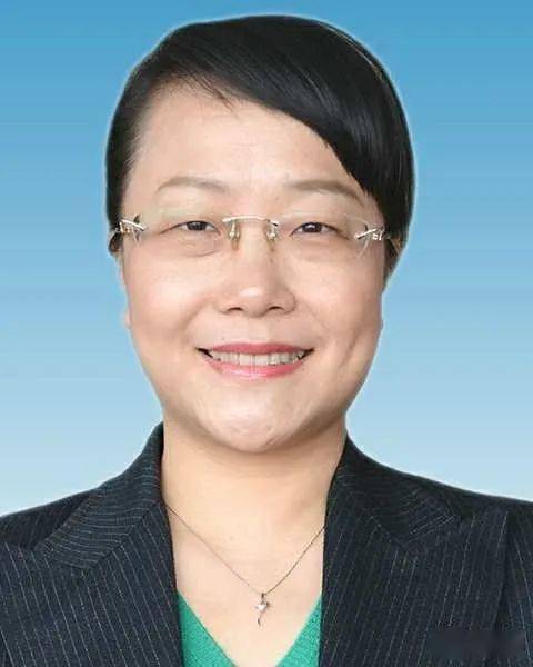 罗璇,女,1975年1月出生,汉族,湖北麻城人,中共党员,省委党校在职研究