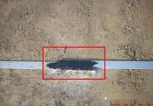 面施焊扁钢与扁钢焊接应≥2d 扁钢宽度,三面施焊避雷及接地装置安装c