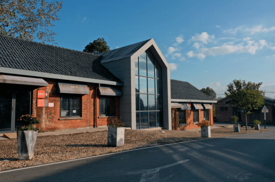 一个普通的乡村改造成艺术家村一一崔岗嬗变记