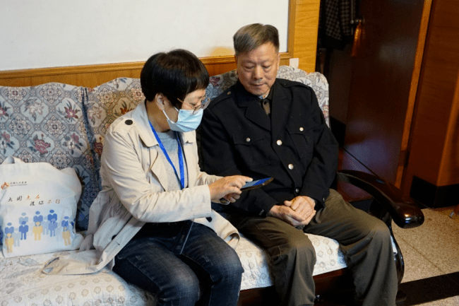 区委常委常务副区长张霖检查指导第七次全国人口普查现场登记工作