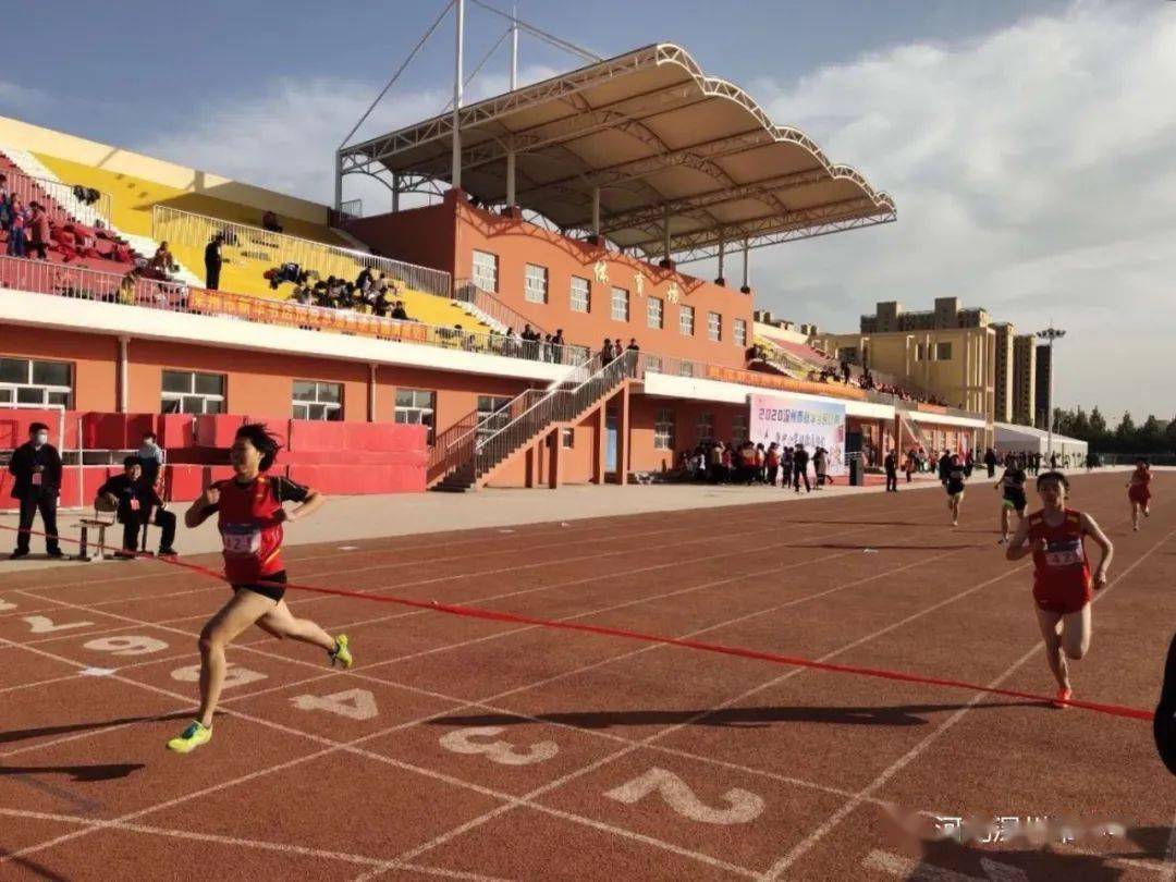 喜报深州中学代表队勇夺全市秋季运动会高中组团体第一名