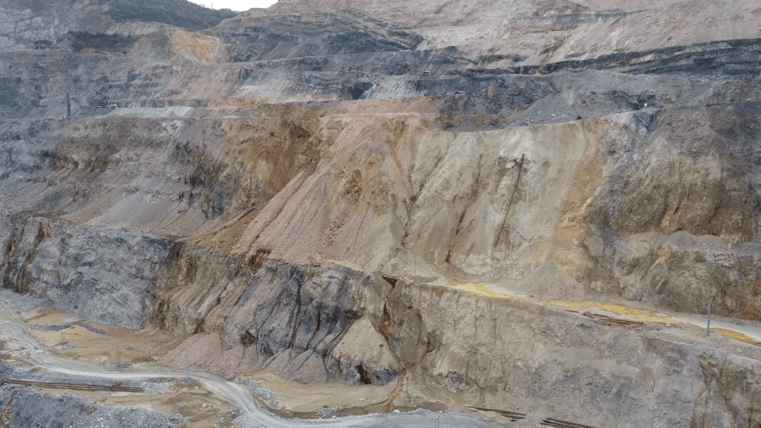 安全生产本钢南芬露天铁矿开展边坡滑体实战演练