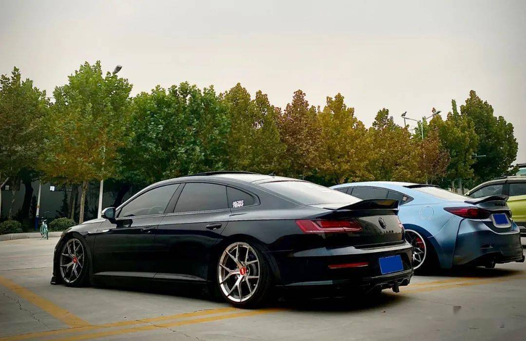 面露凶光的黑武士大众cc,气动低趴之后成为前铲杀手