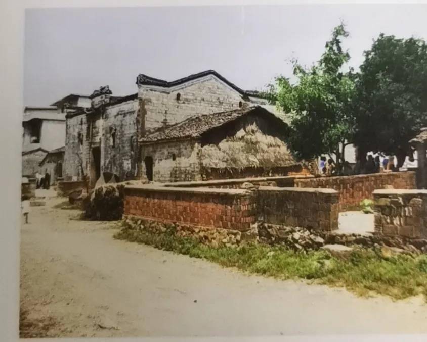 消失的无影无踪他本人就像人间蒸发一样只有一张2寸的黑白照片