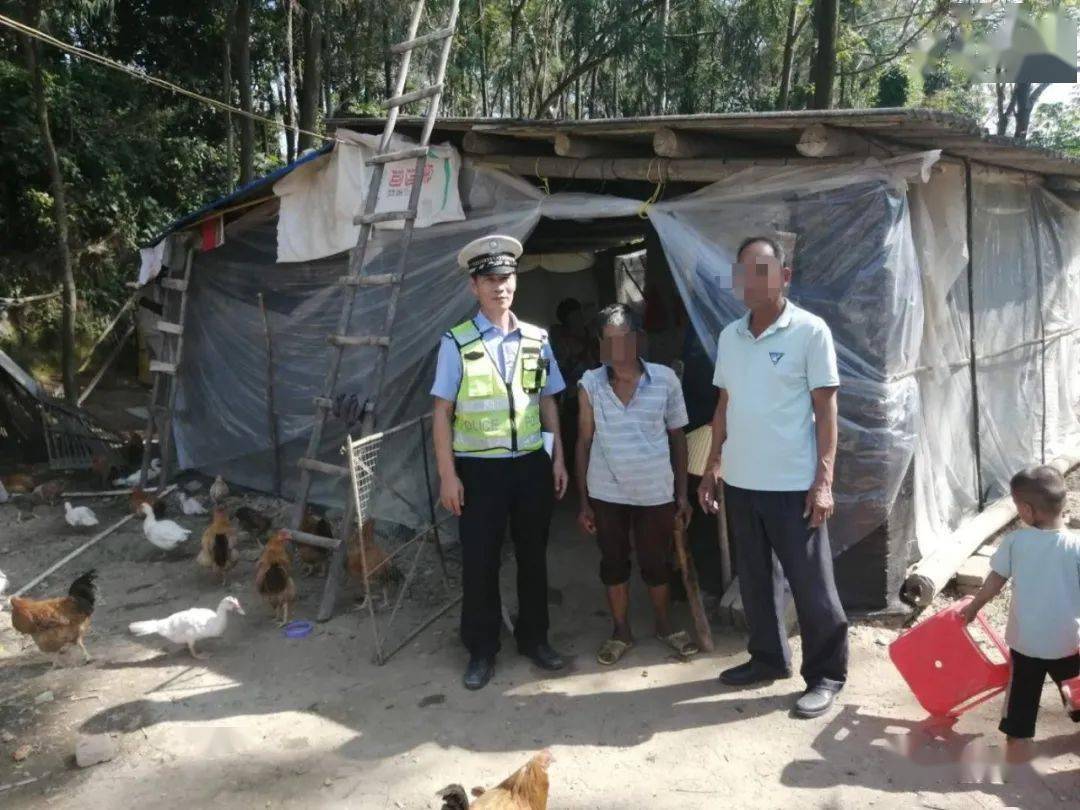 看呆了一辆电车居然能载了这么多个人