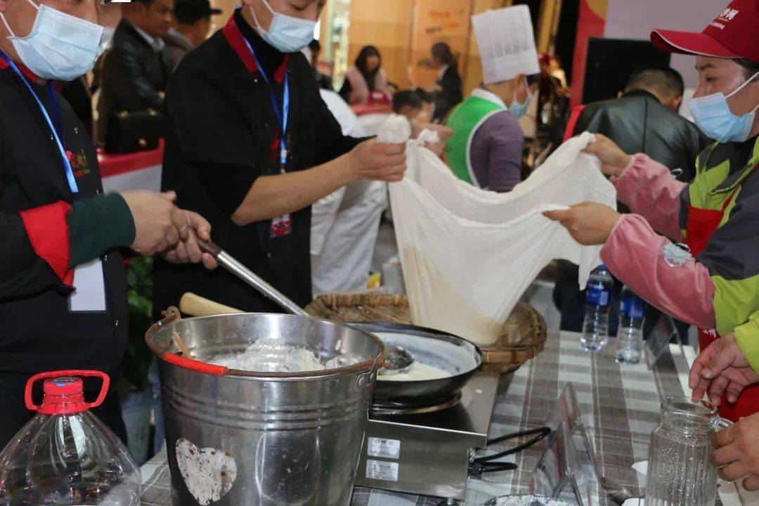 07 上午9点开始活动时间:2020"新月半岛"高县沙河豆腐美食文化节暨