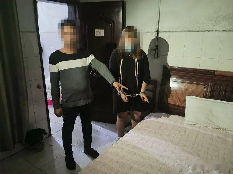 现场直击:四地警方端掉多个卖淫窝点!