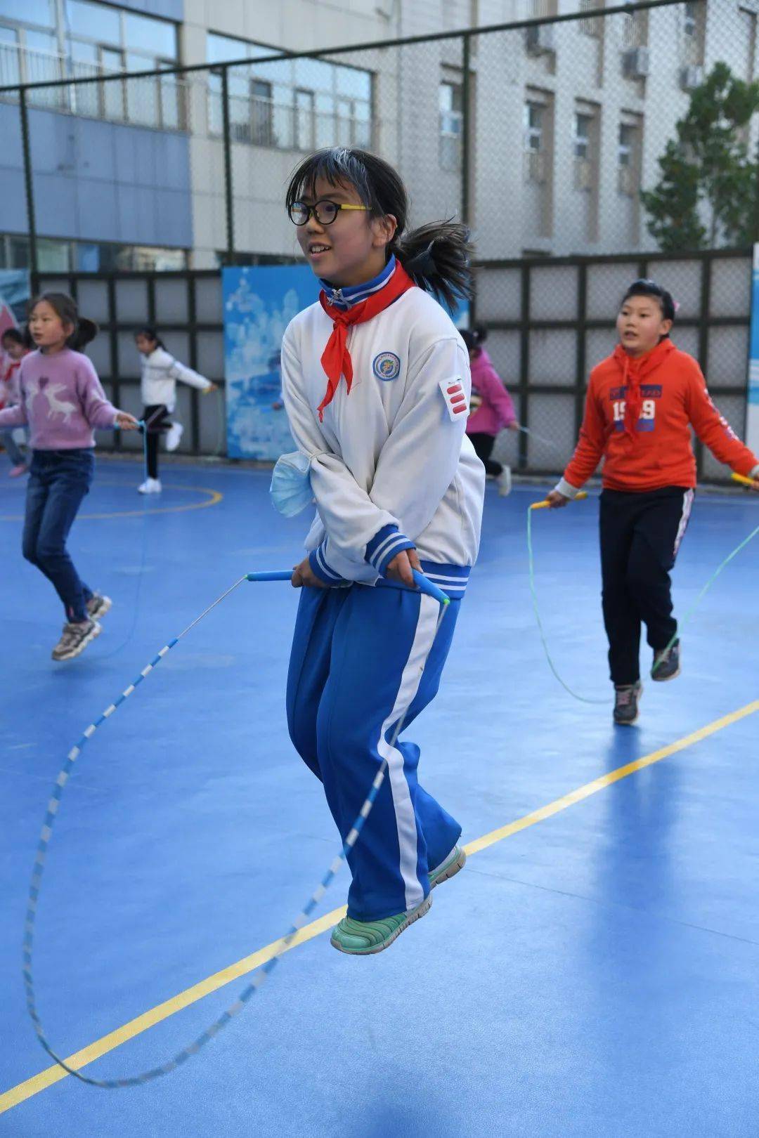 羊坊店中心小学花样跳绳队12名同学代表学校参加了由北京市教育委员会