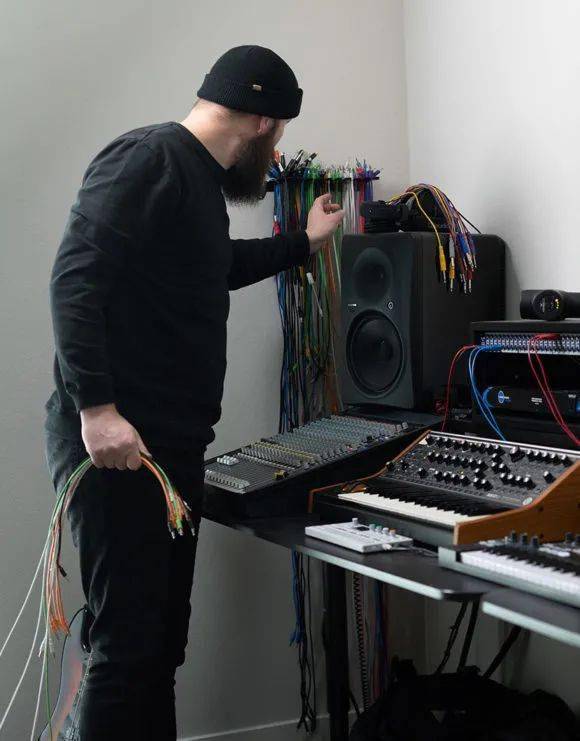 scott sorenson 向我们展示他的模块设备你对 headspace 如此投入,想