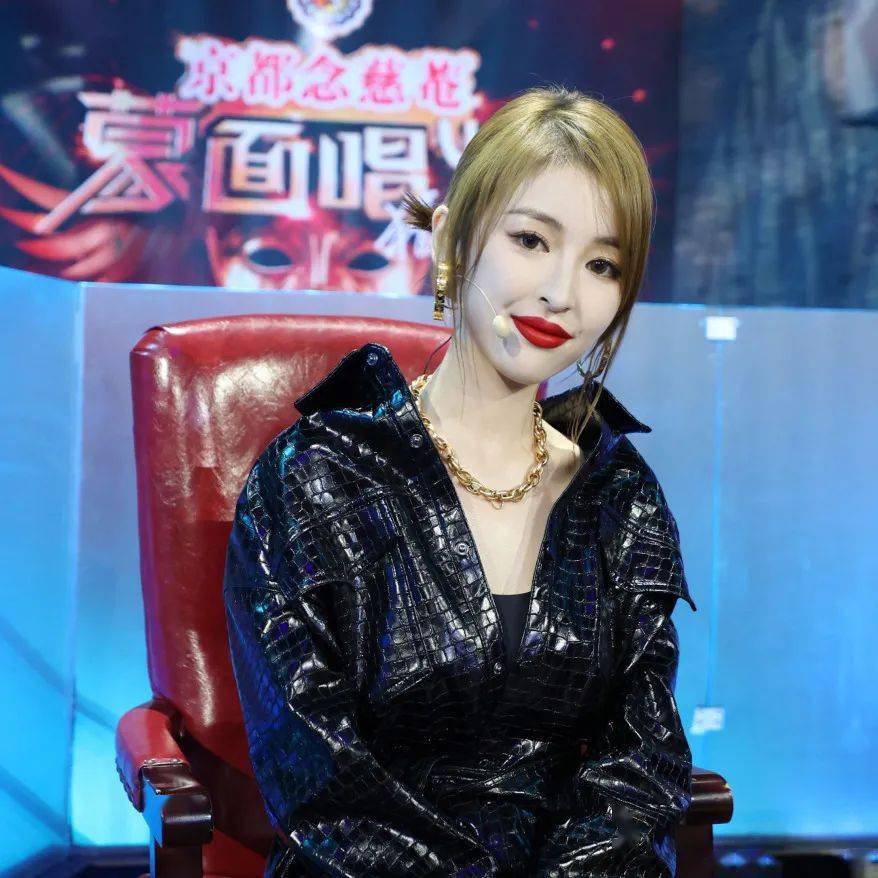 野鹿子刘雪婧活力回归蒙面猜评团青春气息散发独有少女魅力