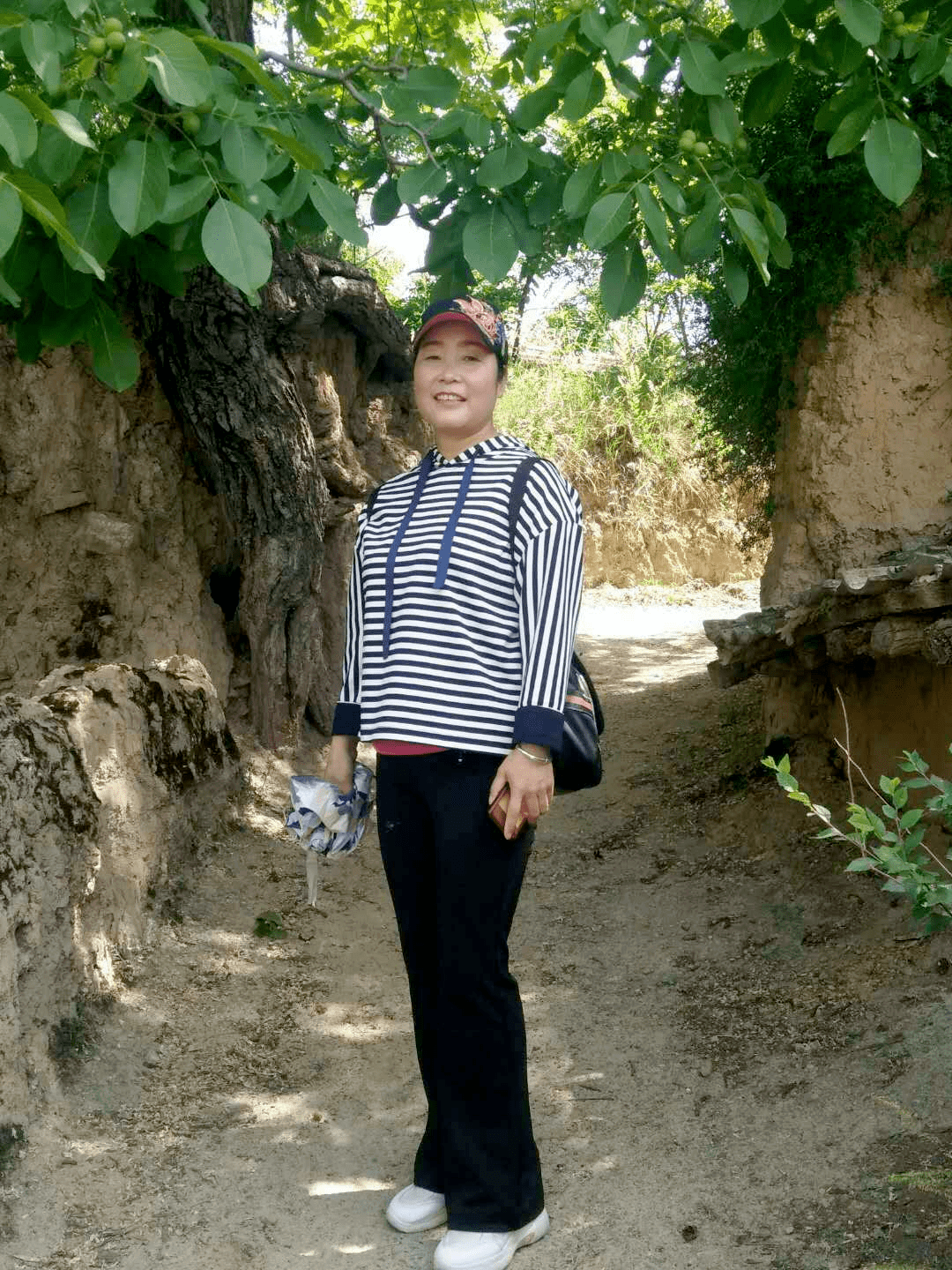 墨馨村主任老赵