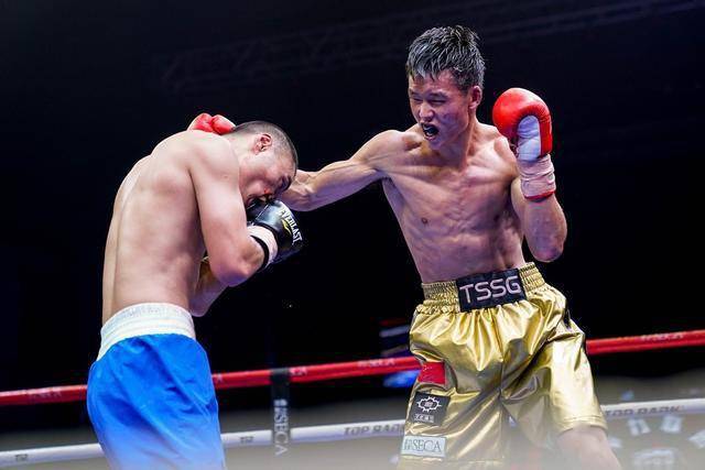 吴举乡下男孩向世界拳王金腰带发出两年之约