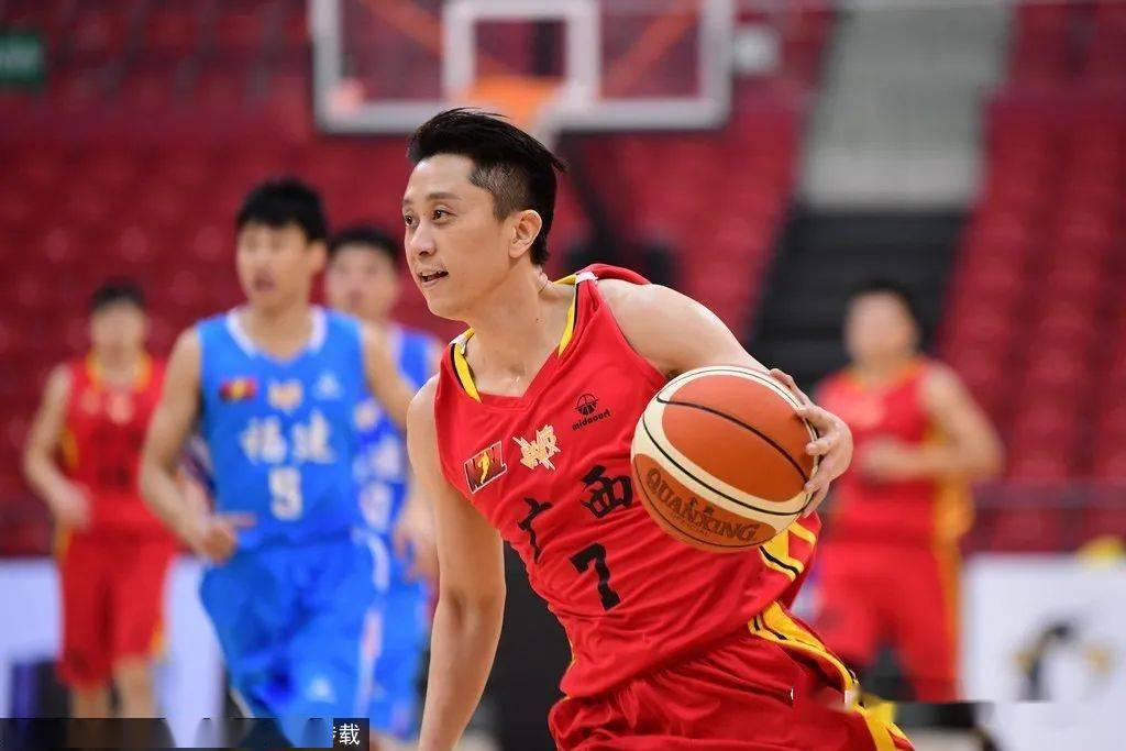 很好的效果,单节领先福建莆田兴发10分,其中于晓亮单节贡献4个三分球