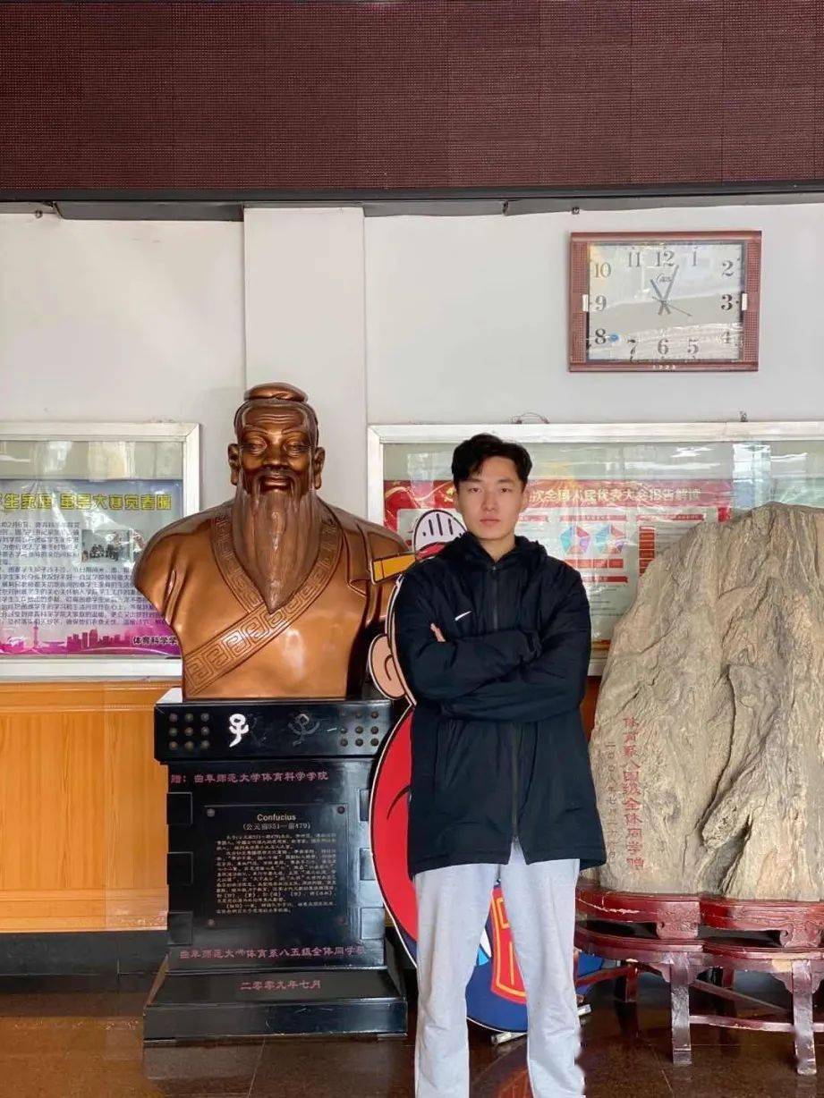 大家好,我是2019级体育教育一班的李明海.