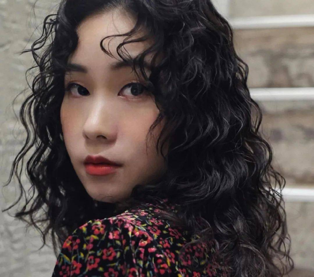 这个冬天不可缺少的小卷毛烫真的很靓仔哦