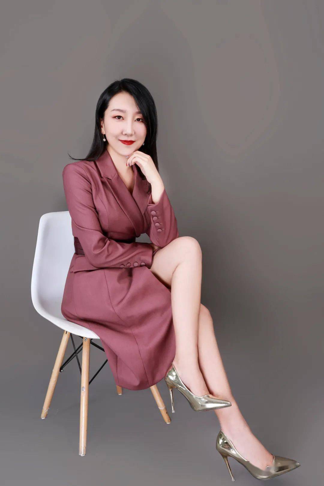 杨婧新华保险西安中心支公司 高级行销总监面对疾病,意外,突发风险