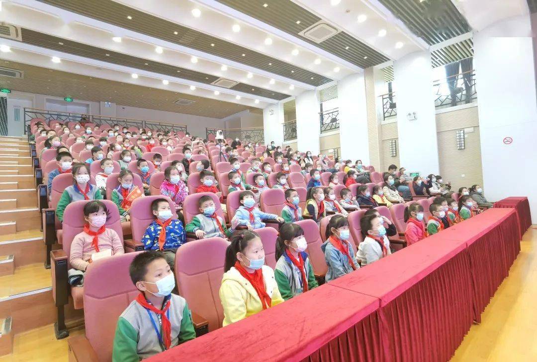 眼睛更明亮体魄更健壮奉贤区古华小学开展青少年近视与肥胖防控宣讲进