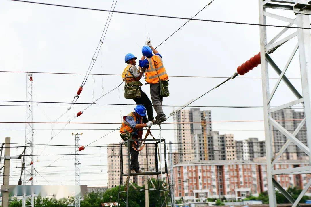 中铁一局水蚌铁路改线电气化改造控制性工程500千伏超高压线路迁改
