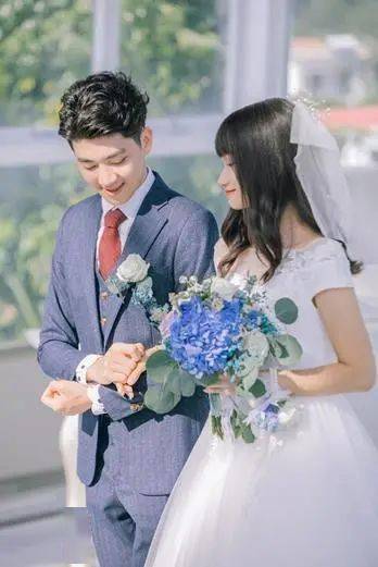 情不知所起一往而深13级信息科学学院向智林&13级会计学院蔡锦玲我们