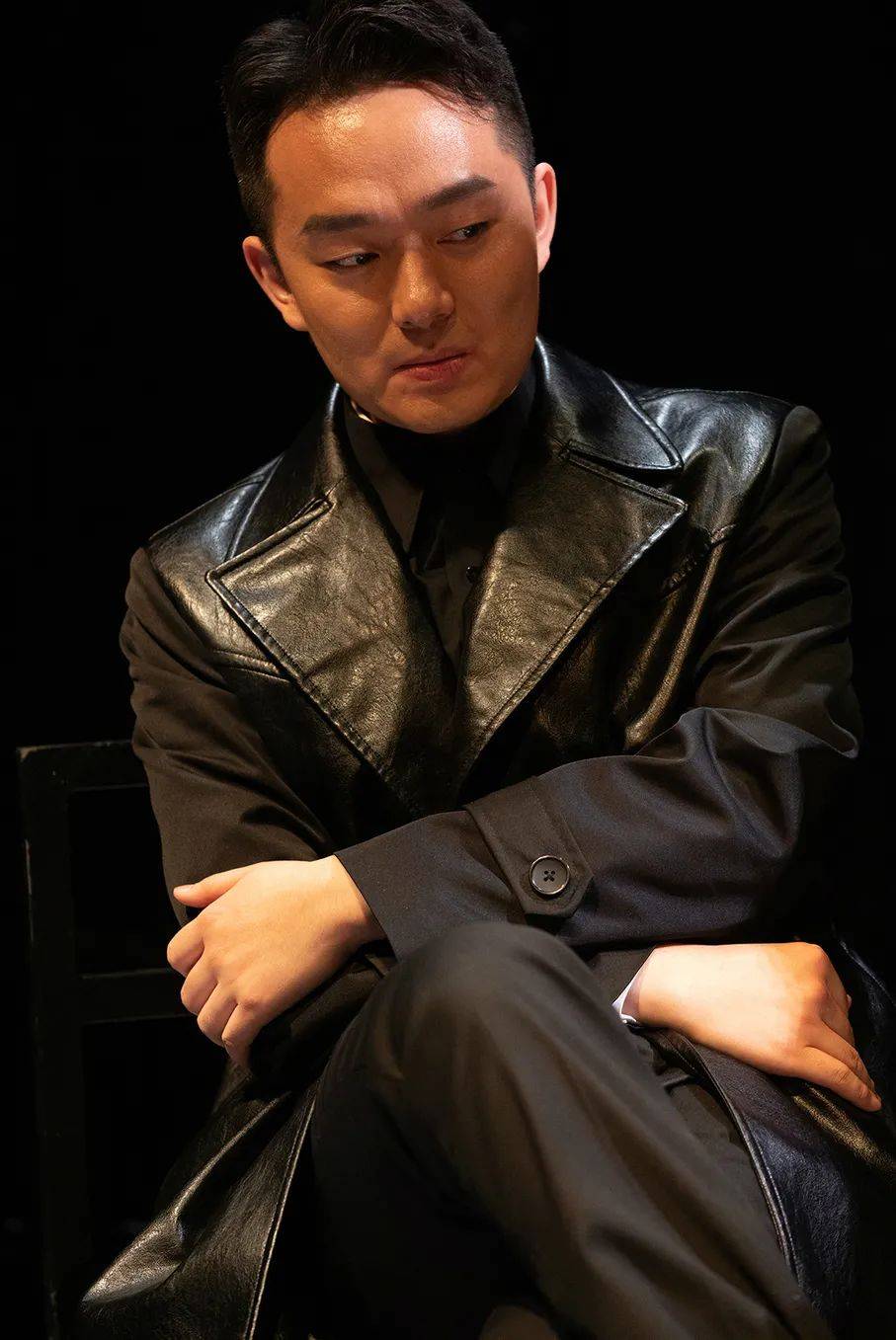 马青利 饰 曹汉秋,李珍郭枫 饰 曹汉民麦朵 饰 冯铿本剧由上海话剧