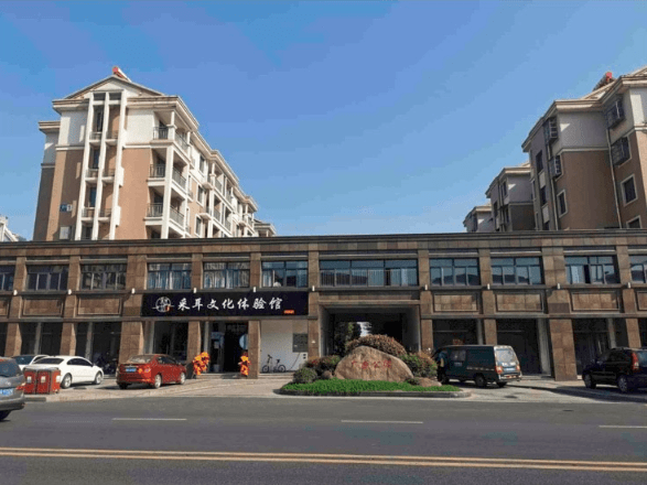 像搭积木一样新区首台整体装配式电梯在义蓬广盛公寓成功加装