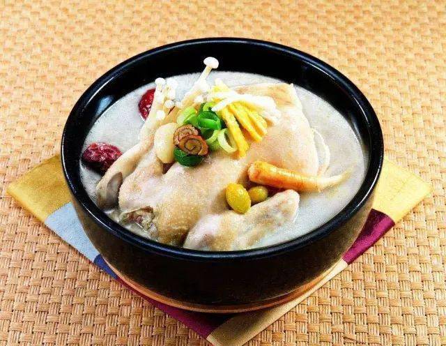 月子煲鸡汤你选公鸡还是母鸡