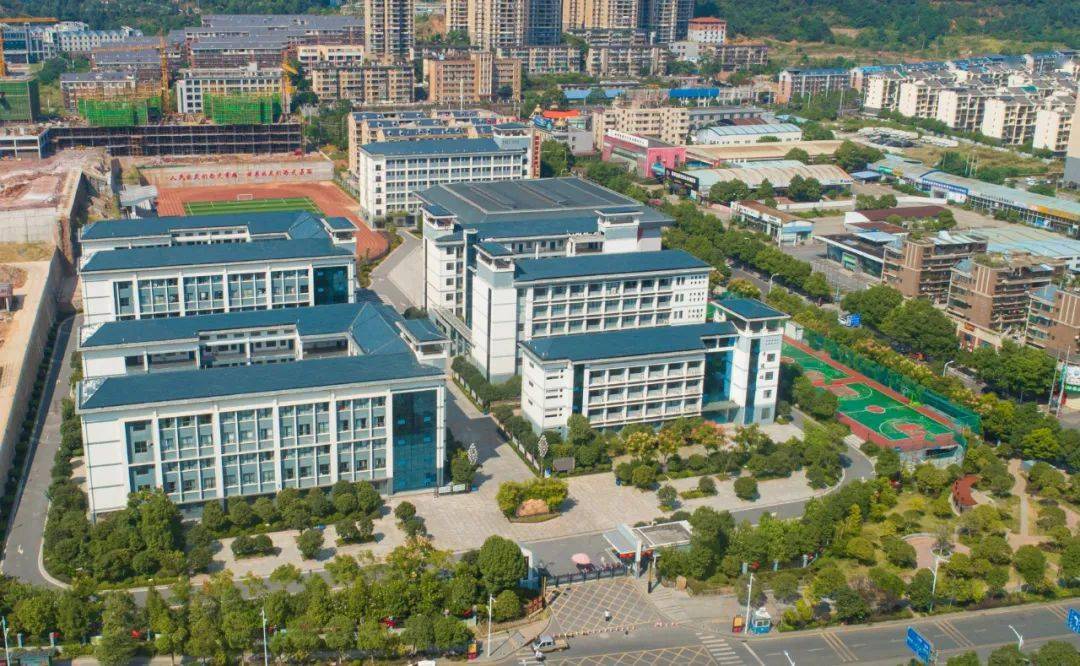 (▲苏园中学航拍图)网红户型,百变空间金钟滨江府,精心打造建面约40