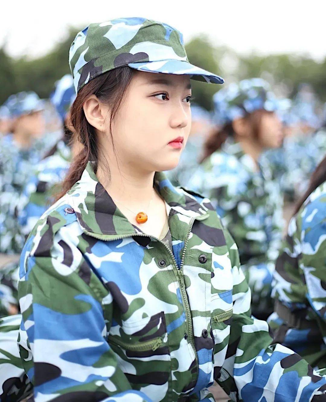 爆照又一波川内高校萌新军训现场照来了