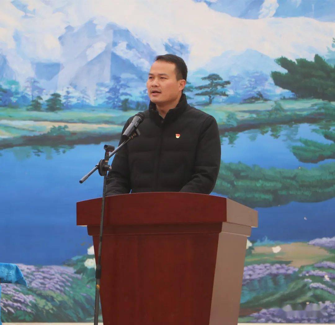 彝族知名企业家张学珍及其恒铭矿业到禄劝转龙镇开展冬季送温暖活动