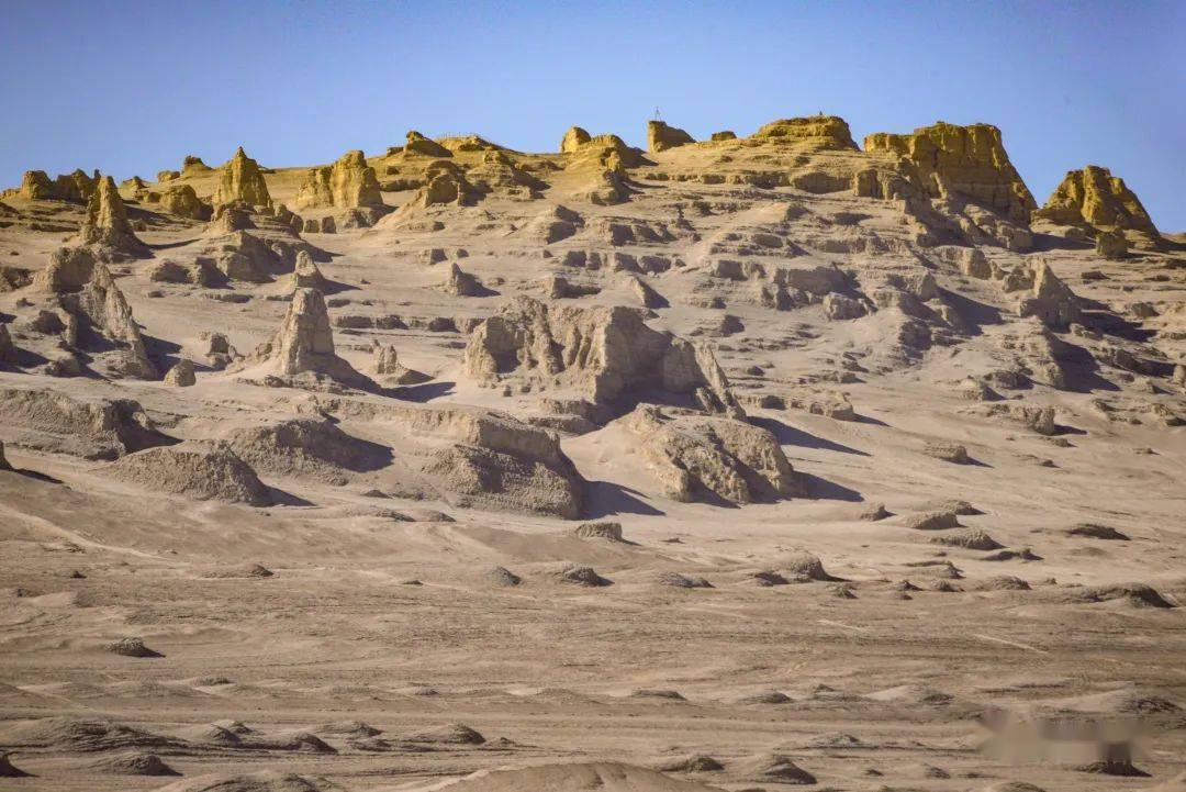 【文旅资讯】地球上的火星基地——青海俄博梁_营地