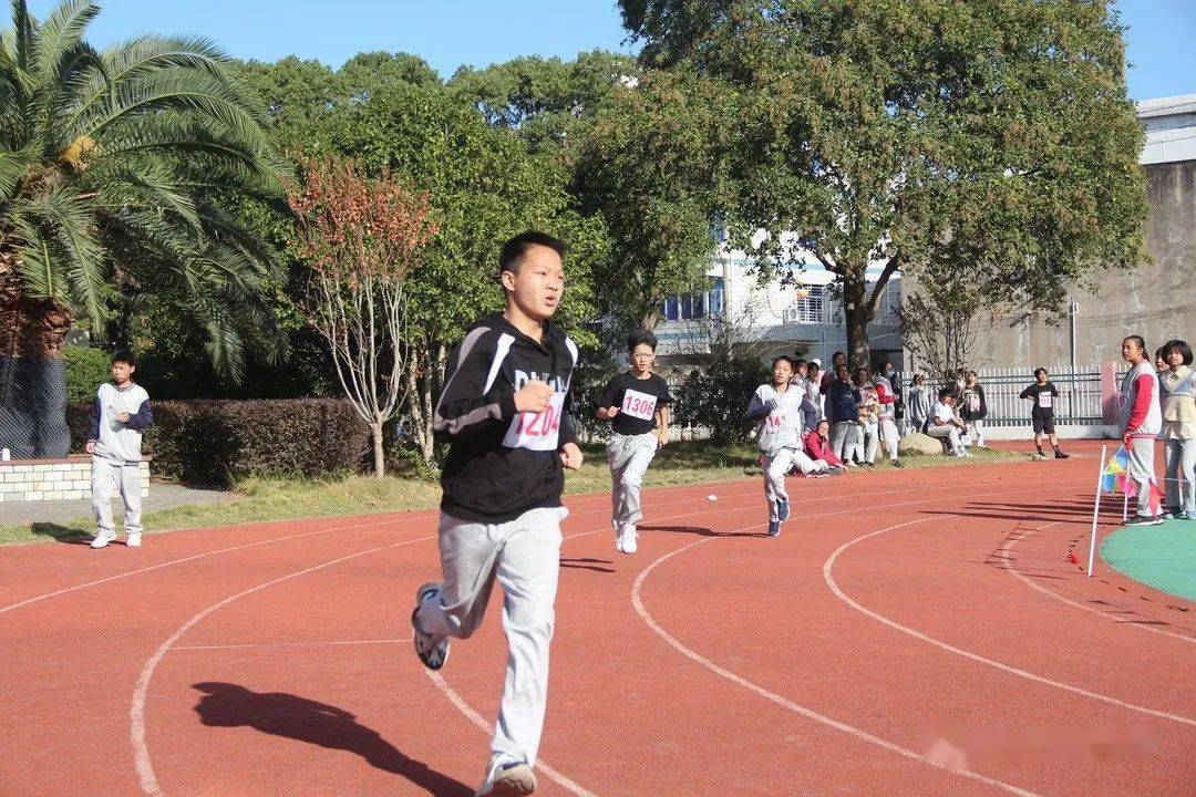 运动彰显青春风采记鹤浦中学第39届运动会顺利举行