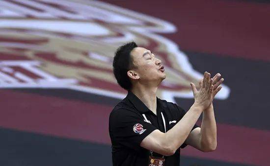 浙江男篮少帅刘维伟网红教头是这样炼成的