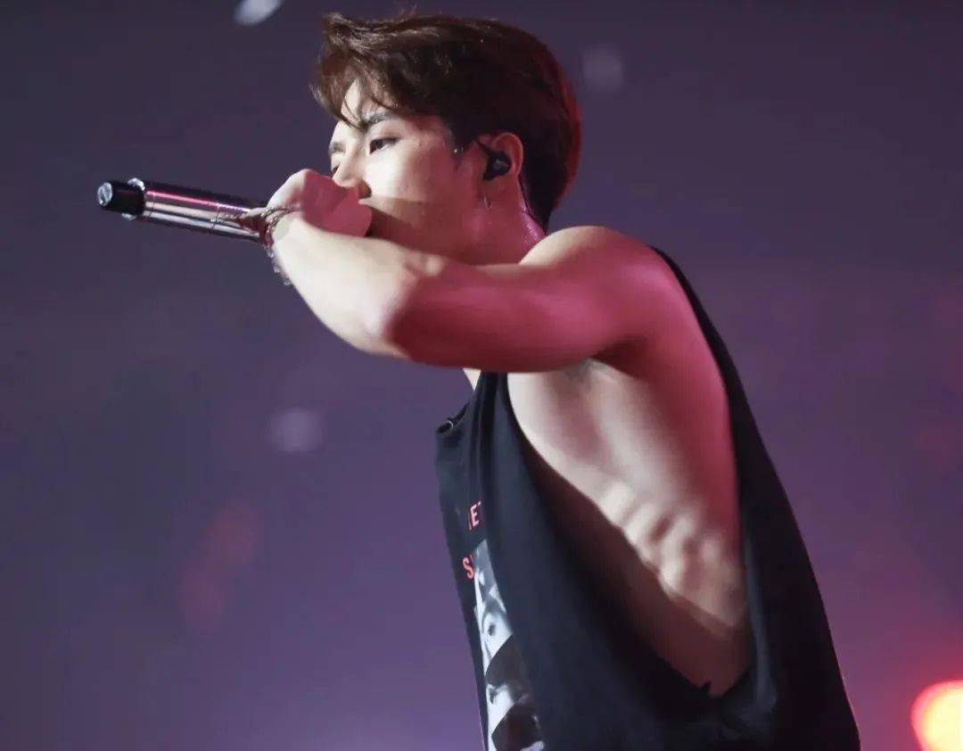 敢与美国队长pk身材的中国明星_肌肉