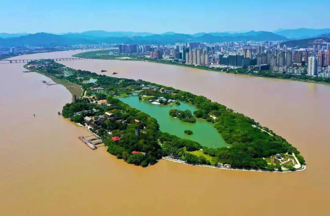 江心屿航拍图 金子友摄11月14日下午,温州旅游体验师走进中国诗之岛