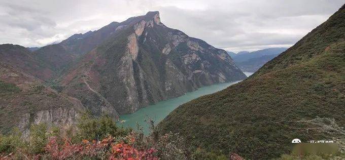 徒步长江三峡,走进巴风楚韵的秋天—徒步兵书宝剑峡,穿越白盐山_山路