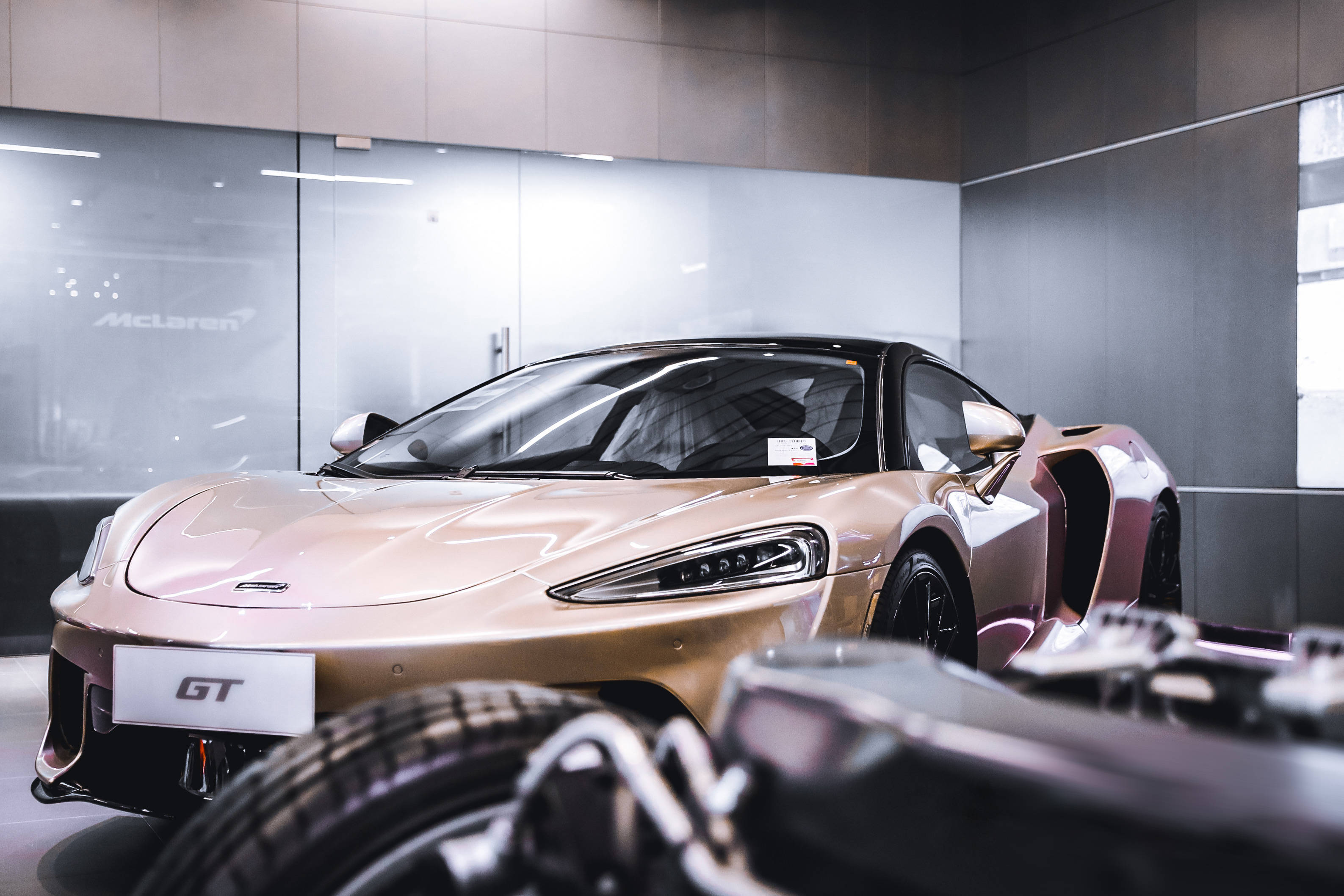 迈凯伦发布gt mso"星云骑士" 首发乌玫金配色