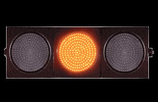 白云了解闯黄灯失败是开过去还是直接停车