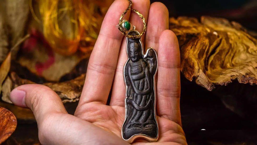 一块黑铁价值"百万"?西藏的"天铁"里藏了什么名堂