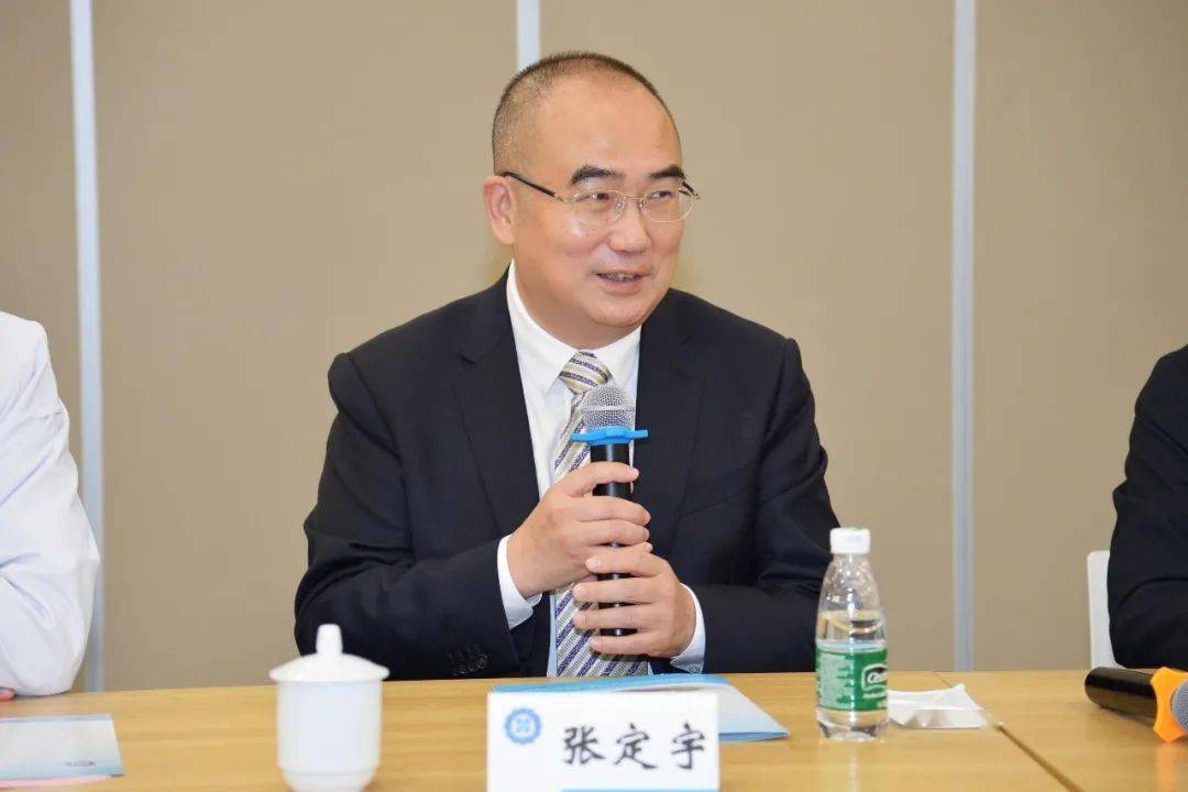 "人民英雄"张定宇来我院访问交流